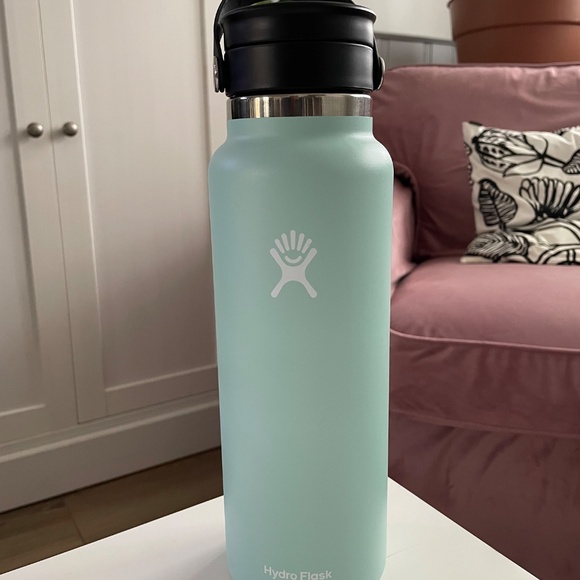 Hydro Flask 40oz Wide Mouth - Picture 2 of 7